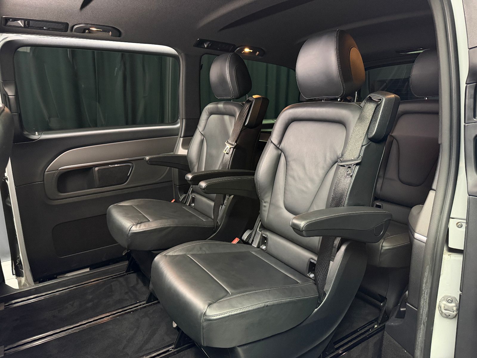 Fahrzeugabbildung Mercedes-Benz V250d NIGHT EDITION 4MATIC lang AMG-LINE|360°|
