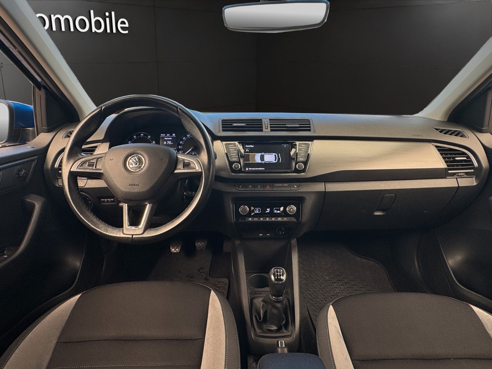 Fahrzeugabbildung SKODA Fabia Joy/NAVI/SHZ/2xPDC/Service Neu !/