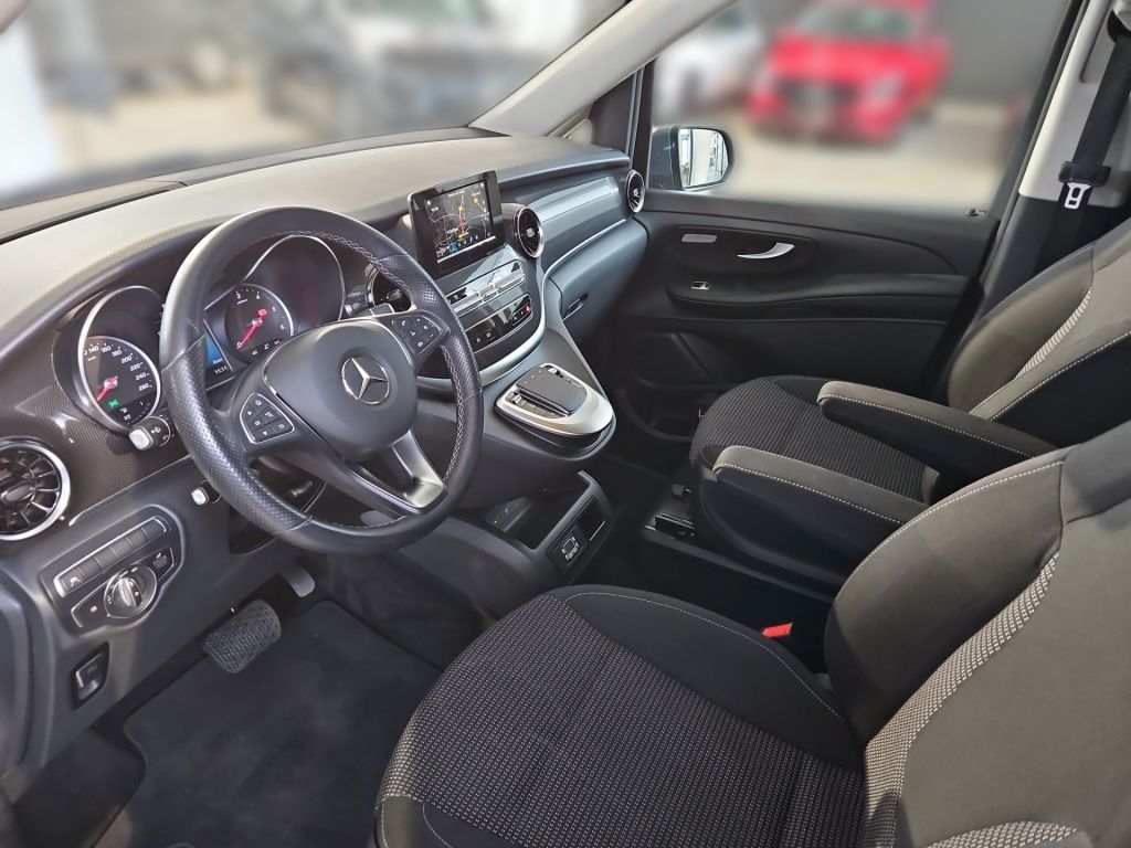 Fahrzeugabbildung Mercedes-Benz V 220 ED kompakt 7 Sitze LED STHZ 2,5t AHK MBUX