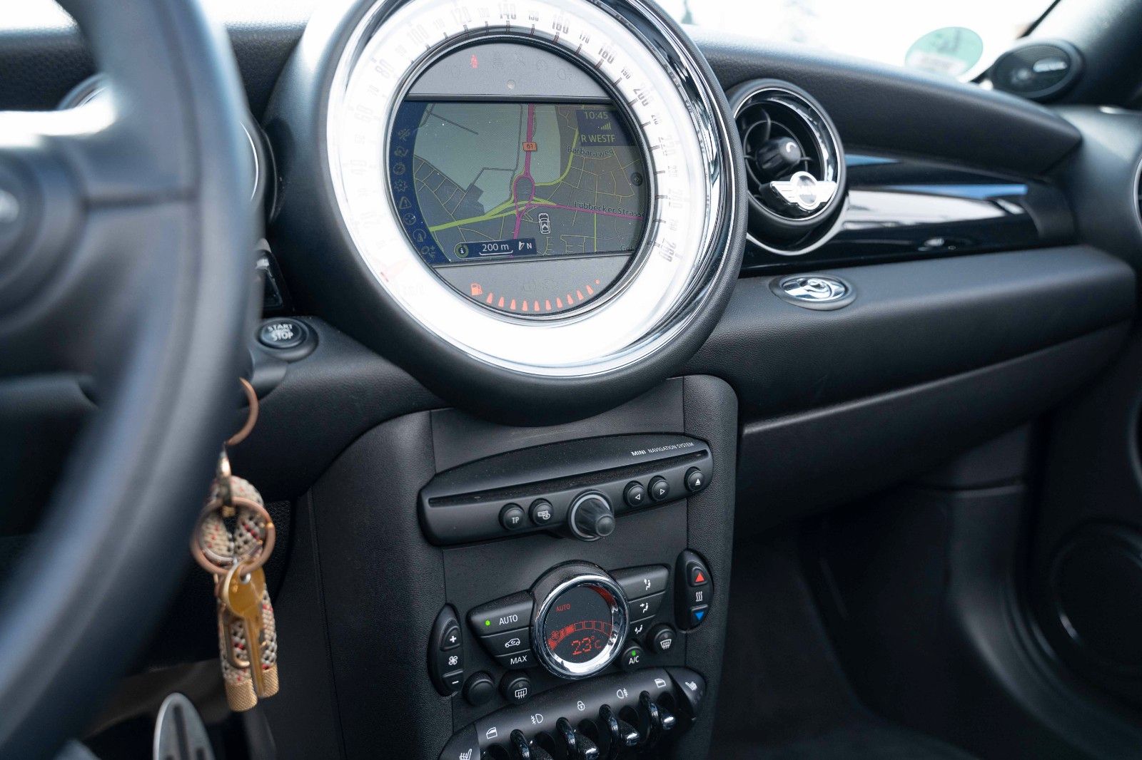 Fahrzeugabbildung MINI COOPER S XENON HARM.&KARD. NAVI LEDER TEL ALLW.