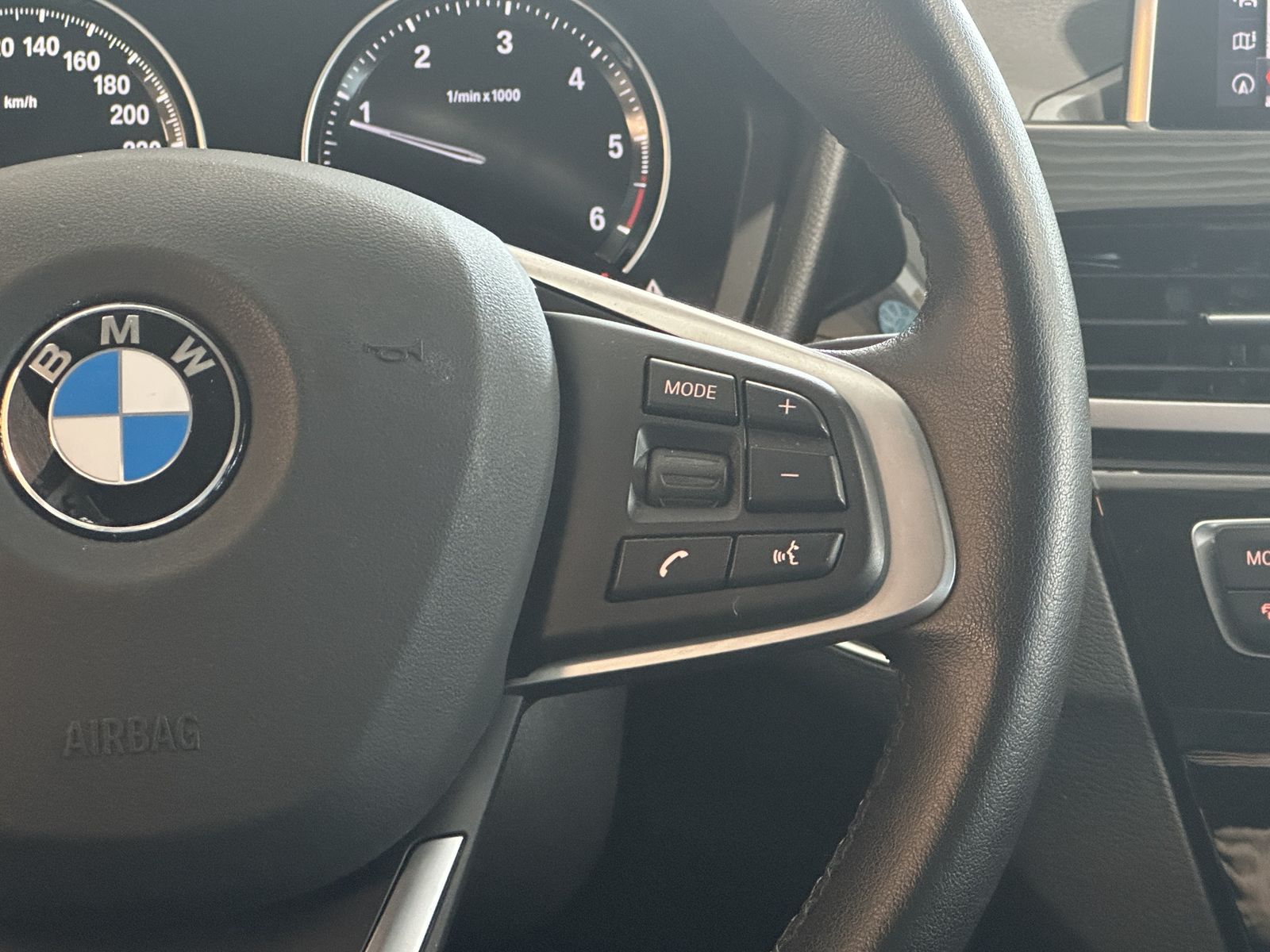 BMW X1 18d Advantage sDrive Navi R.Cam AHK LED SHZ foto 18