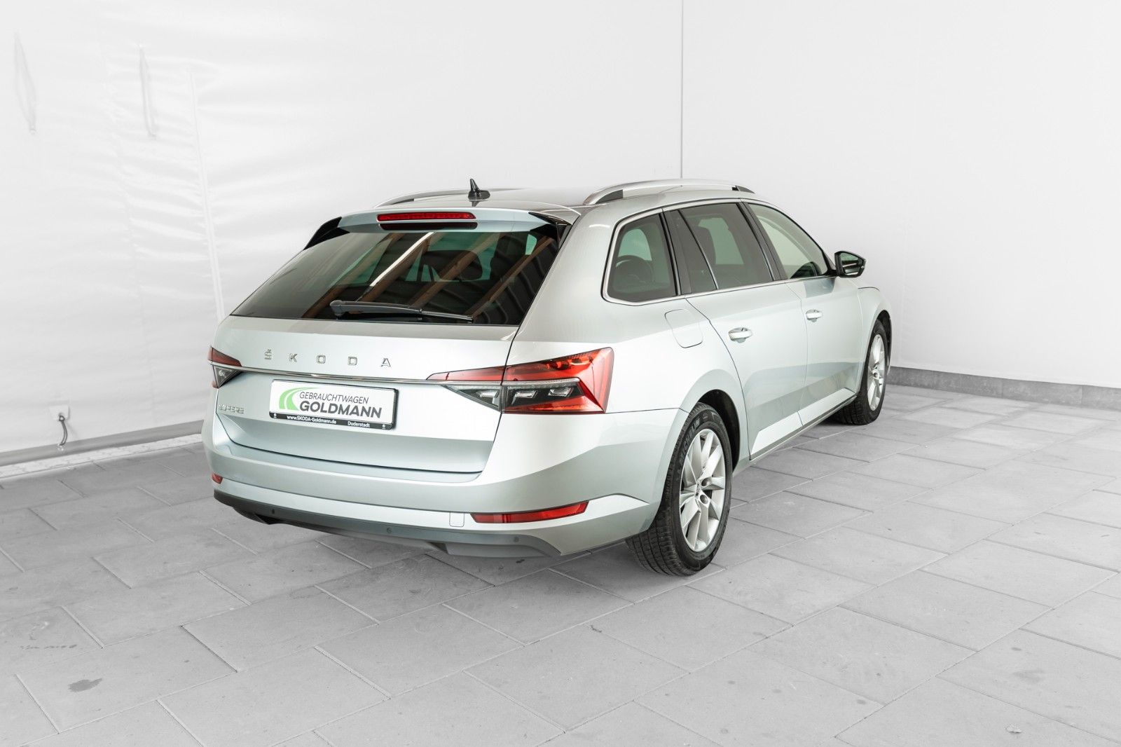 Fahrzeugabbildung SKODA Superb Combi Style 2.0 TDI DSG 140kW