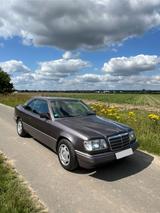 Mercedes-Benz CE 220 - Mercedes-Benz CE 220: Coupe
