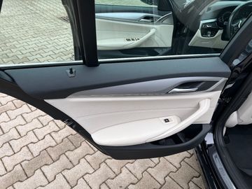 BMW 520 - 12