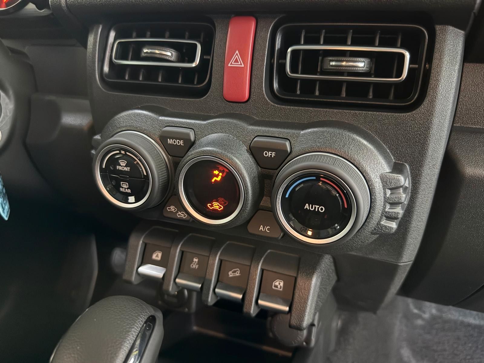 Fahrzeugabbildung Suzuki Jimmy GLX 4-TÜRER AUTOMATIK
