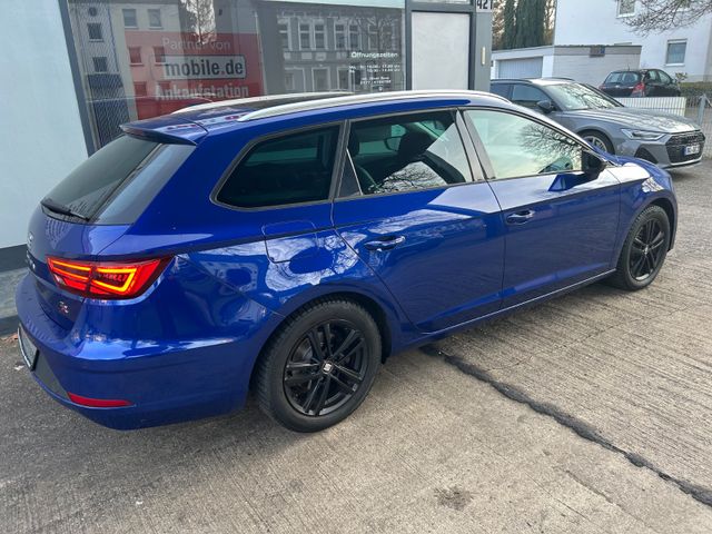Fahrzeugabbildung Seat Leon ST FR+Leder+Navi+Panoramadach+CarPlay+BT