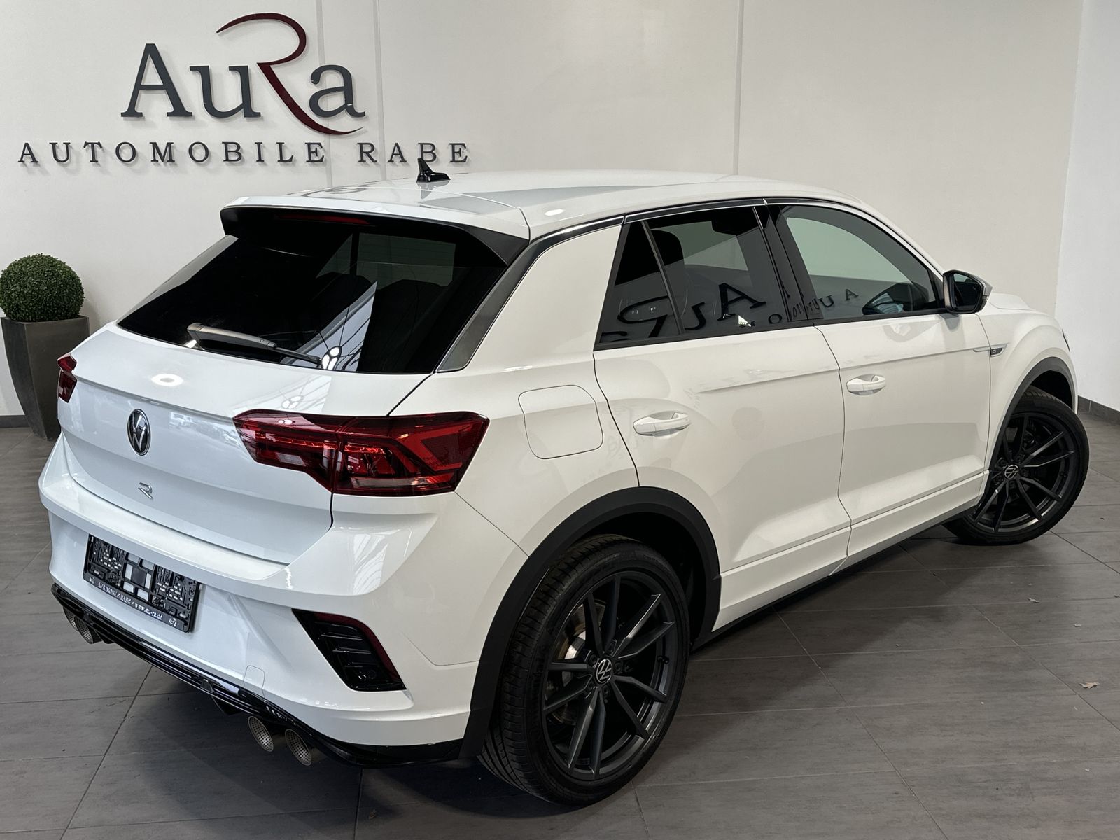 Fahrzeugabbildung Volkswagen T-Roc R 4Motion NAV+LED+KAMERA+AHK+SPORTABGAS+VC