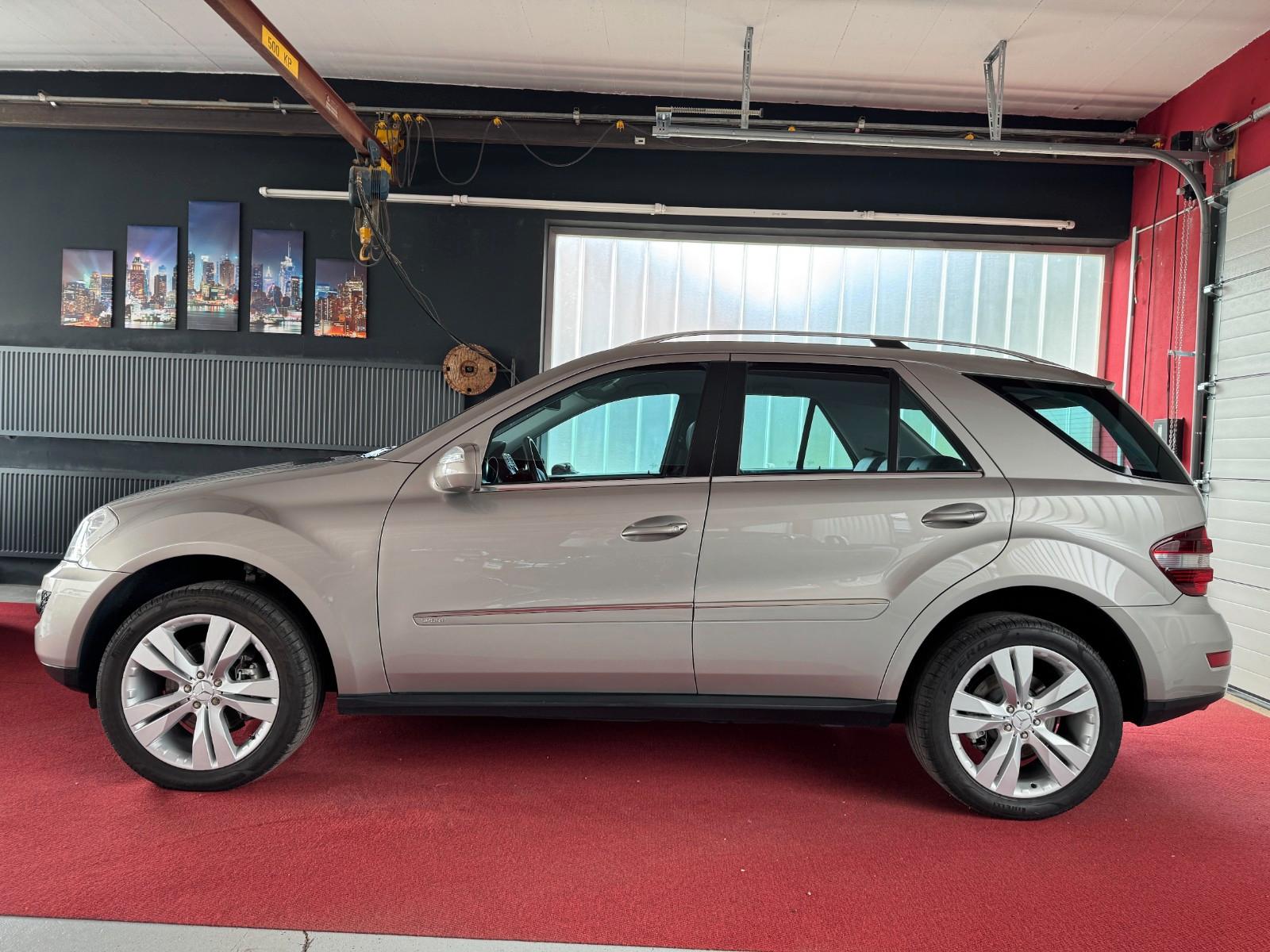 Mercedes-Benz ML320CDI Mopf 4Matic AHK Kamera Airmatic Sportp