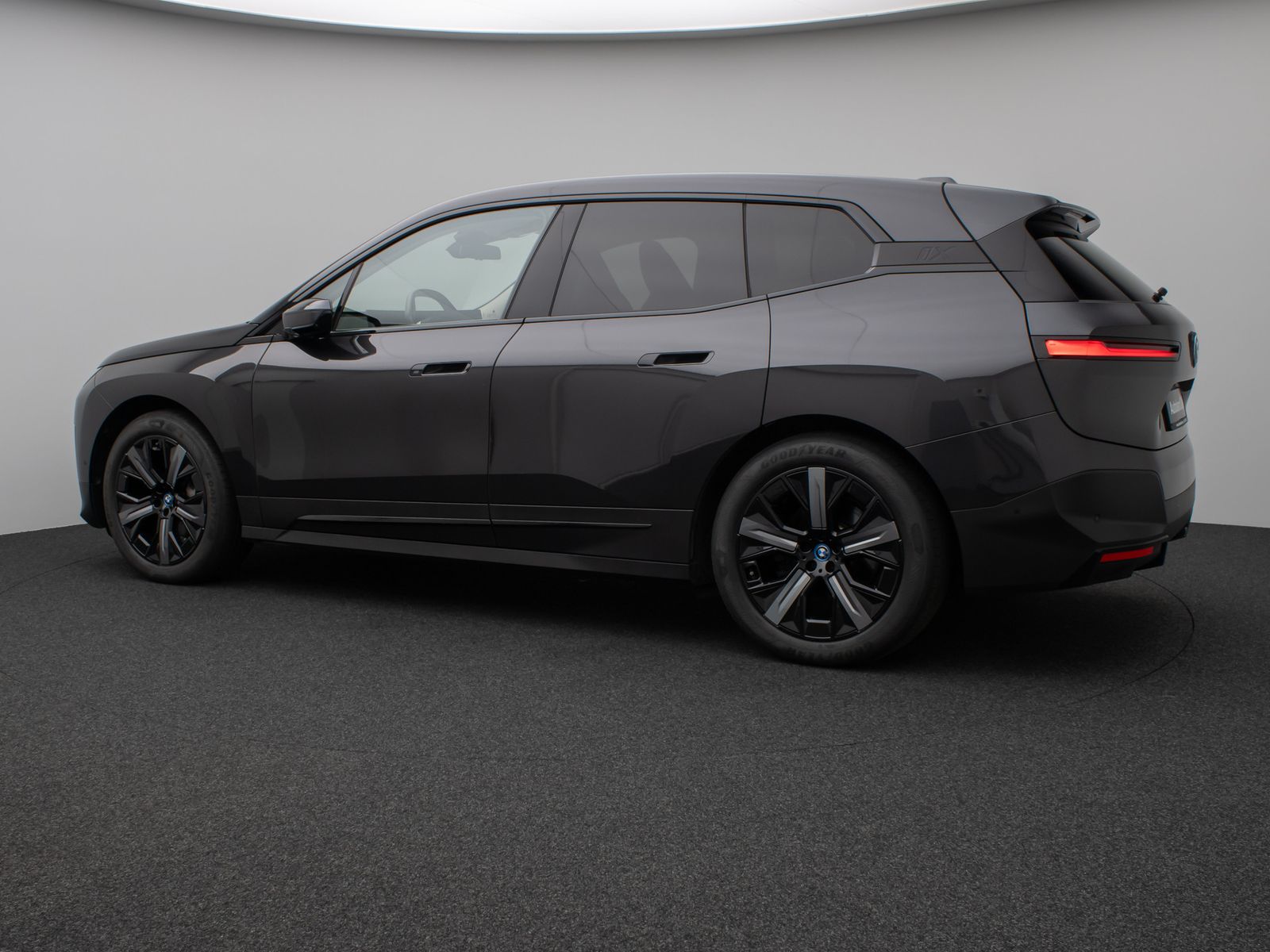 Fahrzeugabbildung BMW iX xD40 Laser 360° H/K DAB SoftCl ACC AHK 21Zoll