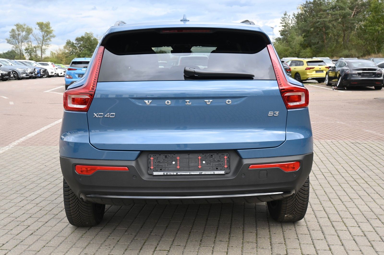 Fahrzeugabbildung Volvo XC40 B3 DSG Plus Dark*360°*ACC*AHK*Allwetter