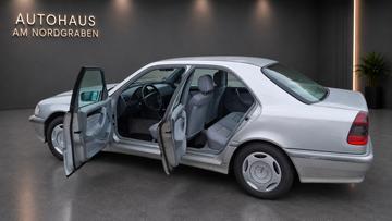 صورة 7 لـ 1998 Mercedes-BENZ C 180
