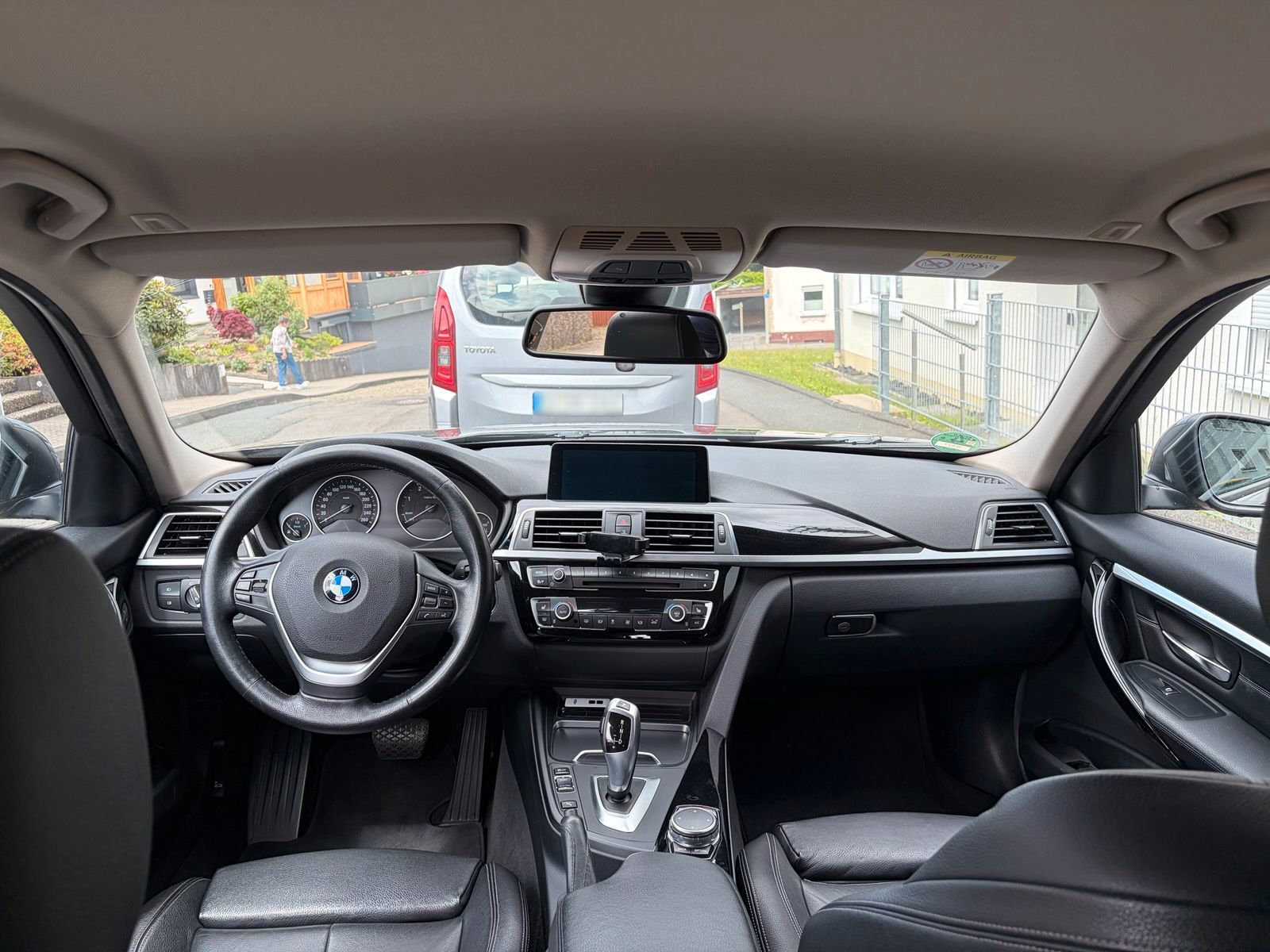 BMW BMW 320d X-drive AHK 190ps Head up Leder A...