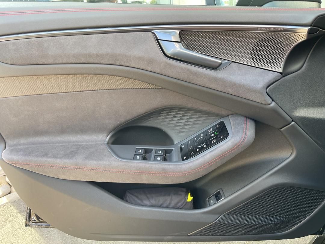 Fahrzeugabbildung Audi A6 Avant 3.0 TFSI quattro 360,HUD,Kamera,LED,LM