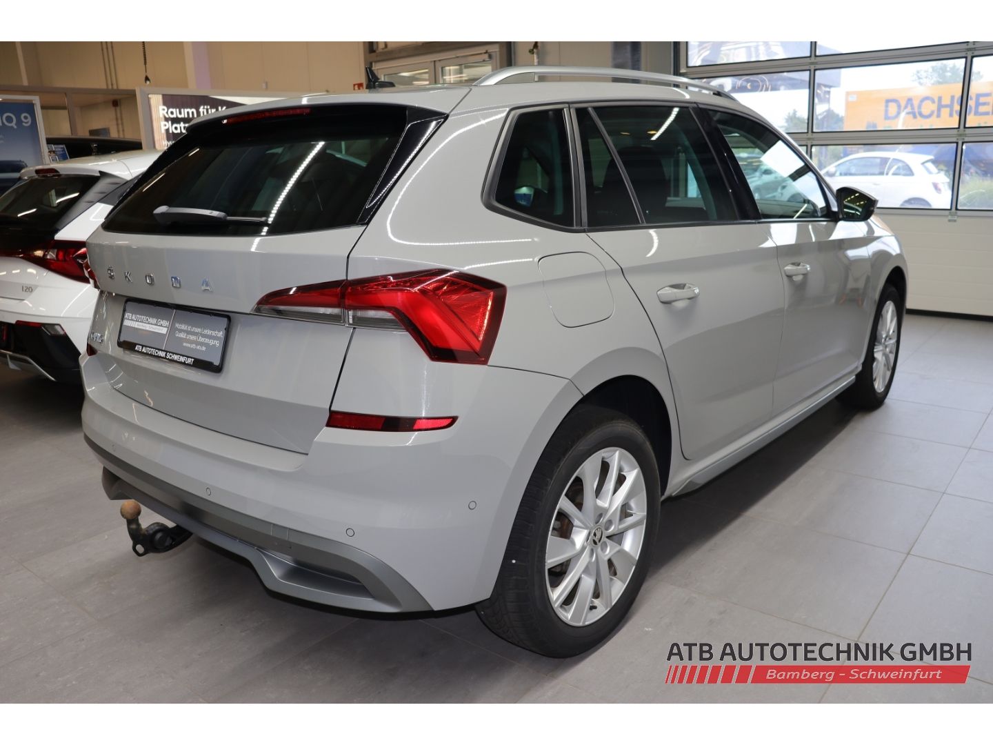 Fahrzeugabbildung SKODA Kamiq 1.0l TSI Style AHK-klappbar Navi  LED