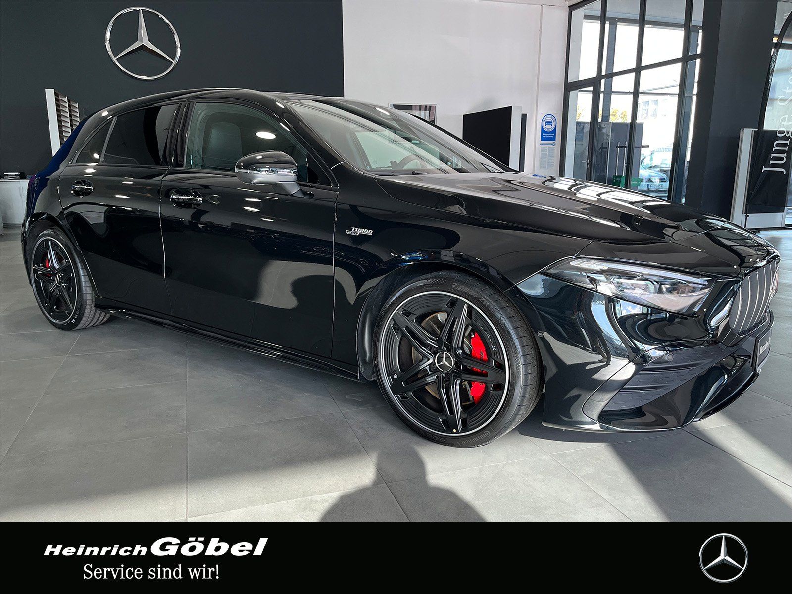 Fahrzeugabbildung Mercedes-Benz A 35 4M PANO+HUD+BURMESTER+NIGHT+360°+MEMORY