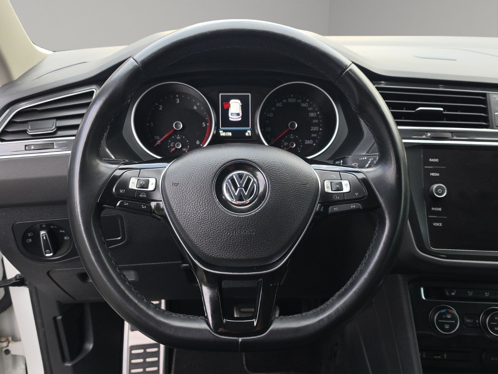 Fahrzeugabbildung Volkswagen Tiguan Join 4Motion ALLRAD AUTOMATIK