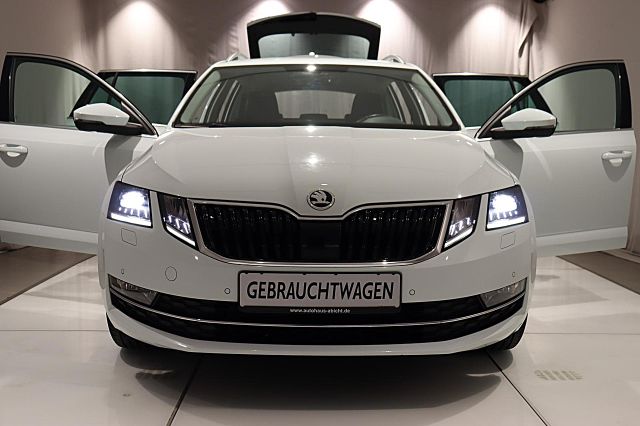 Octavia Combi 1.5 TSI Style ACC LEDER AHK NAVI L