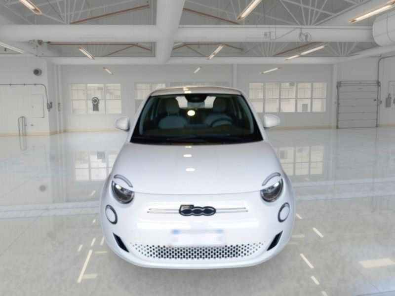 Fiat FIAT 500E ELETTRICA ICON + 3 PORTE BERLINA imagem 2
