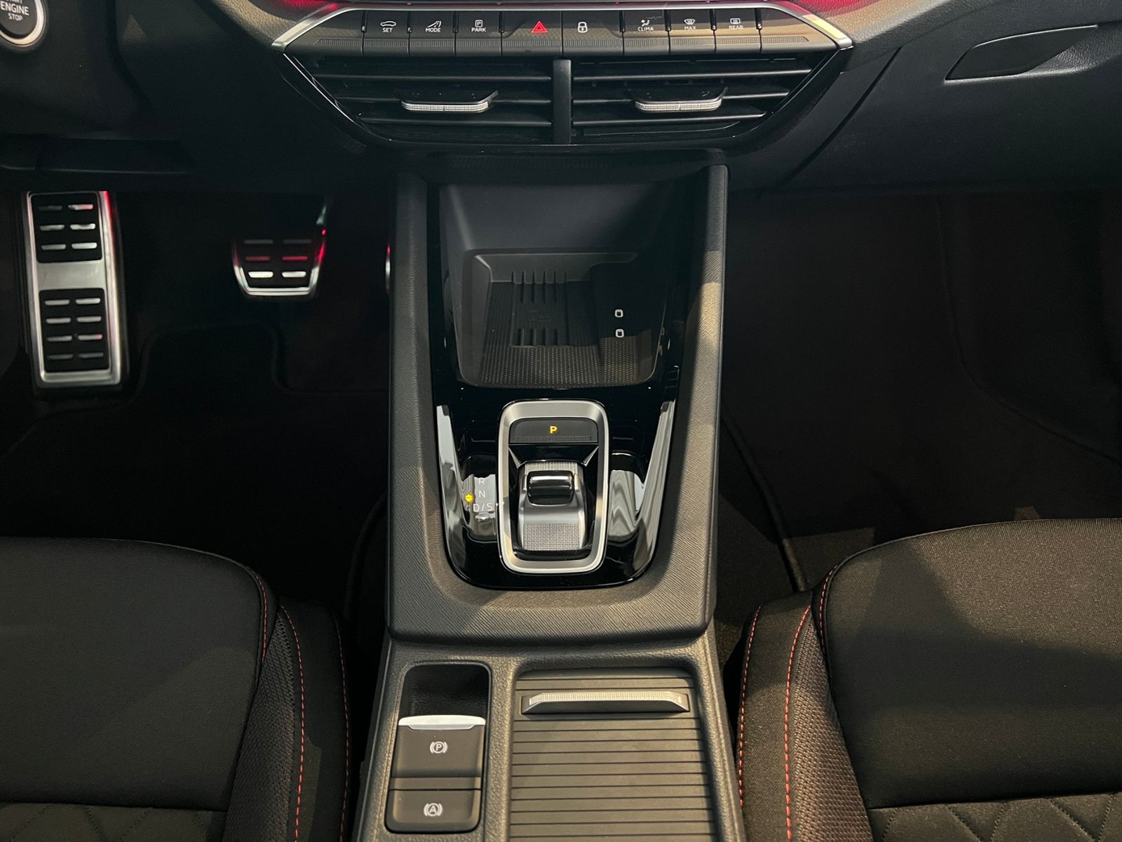 Fahrzeugabbildung SKODA Octavia Combi RS 2.0 TSI DSG *Panorama, AHK, Ind