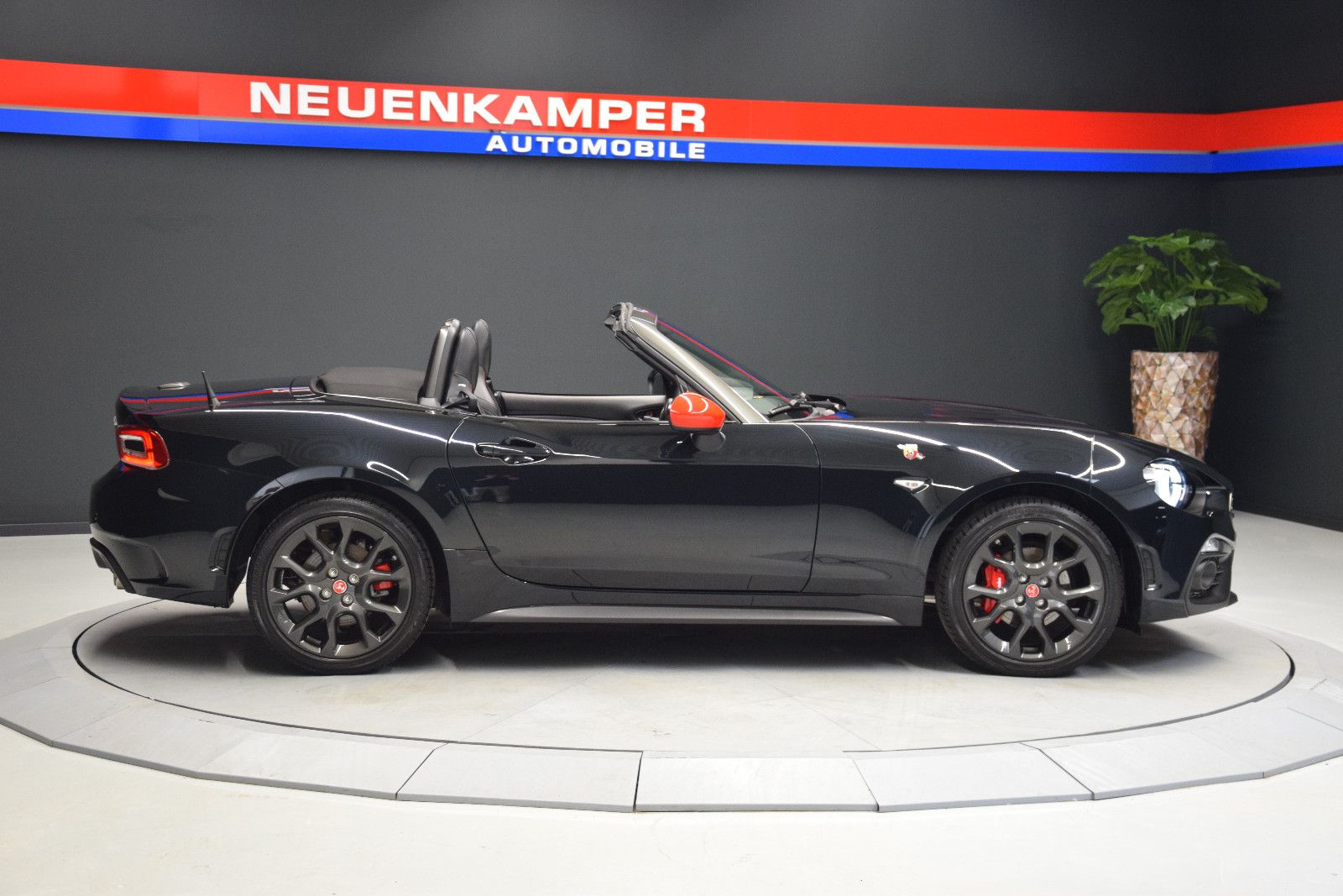 Fahrzeugabbildung Abarth 124 Spider Turismo Leder Bose PDC Radio+