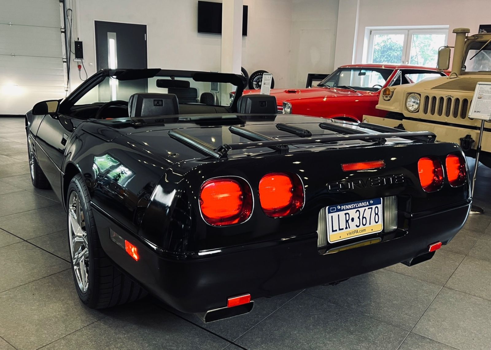 Fahrzeugabbildung Corvette C4 Anniversary Cabrio  5,7 L V8 mit TÜV und H.