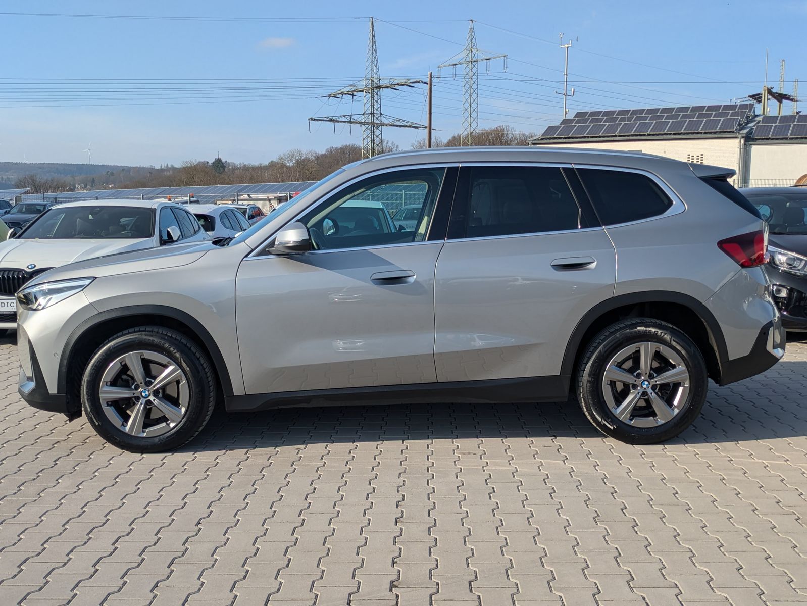 Fahrzeugabbildung BMW X1 18 d sDrive PANO/KAM/DAB/LED/SHZ/LHZ/TEMP