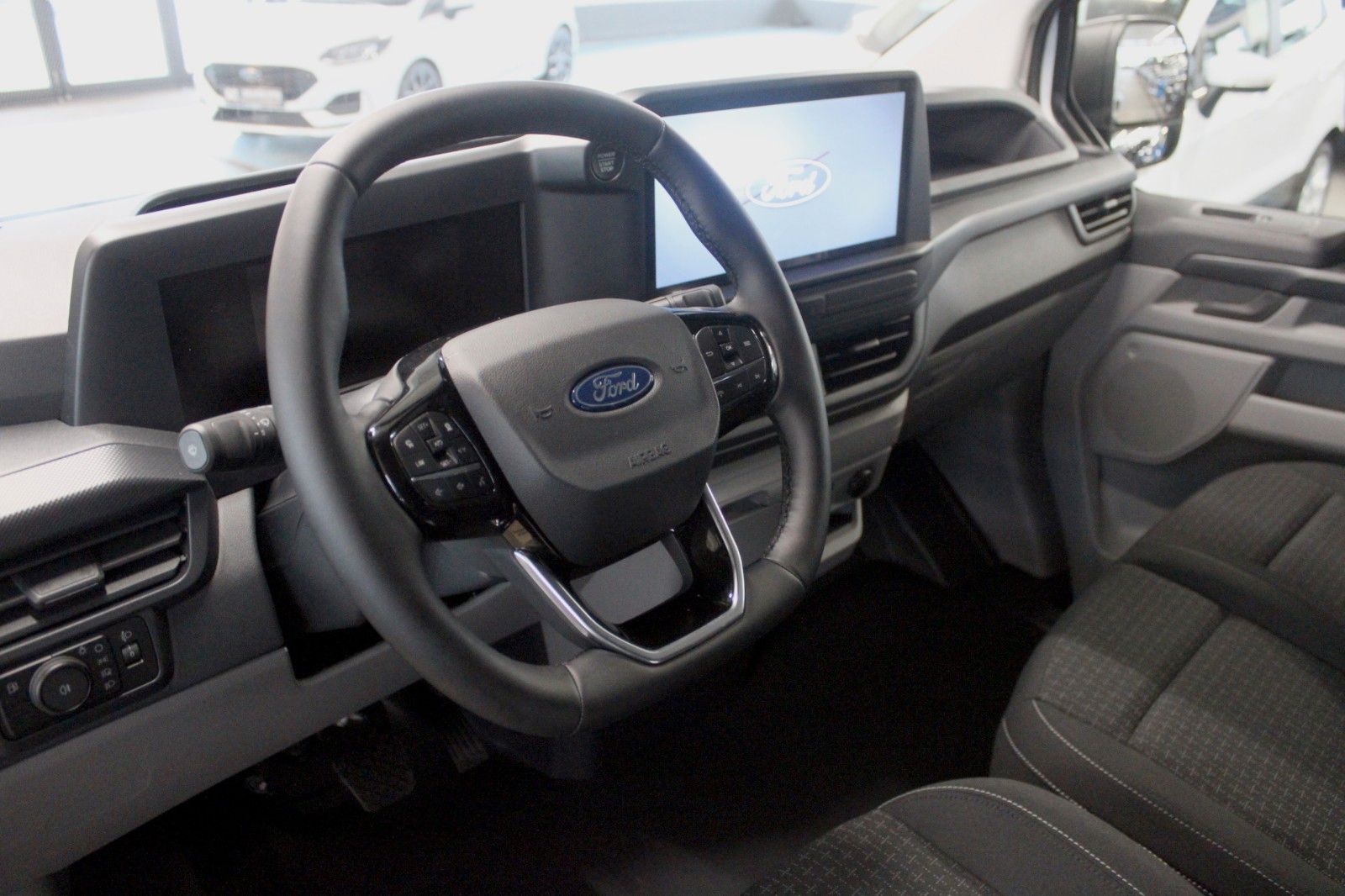 Fahrzeugabbildung Ford Transit Custom TREND L2 PHEV NAVI CAM ACC uvm.