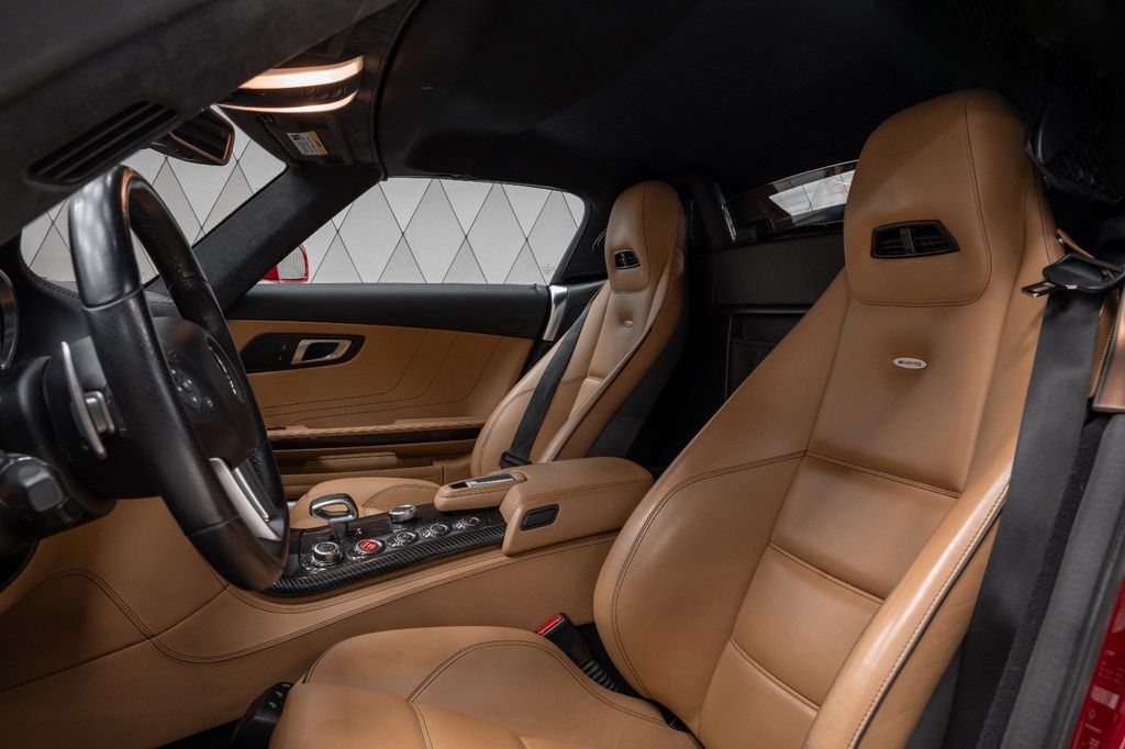 SLS AMG 6.2 V8 Roadster RED/BROWN CARBON - Bild 18