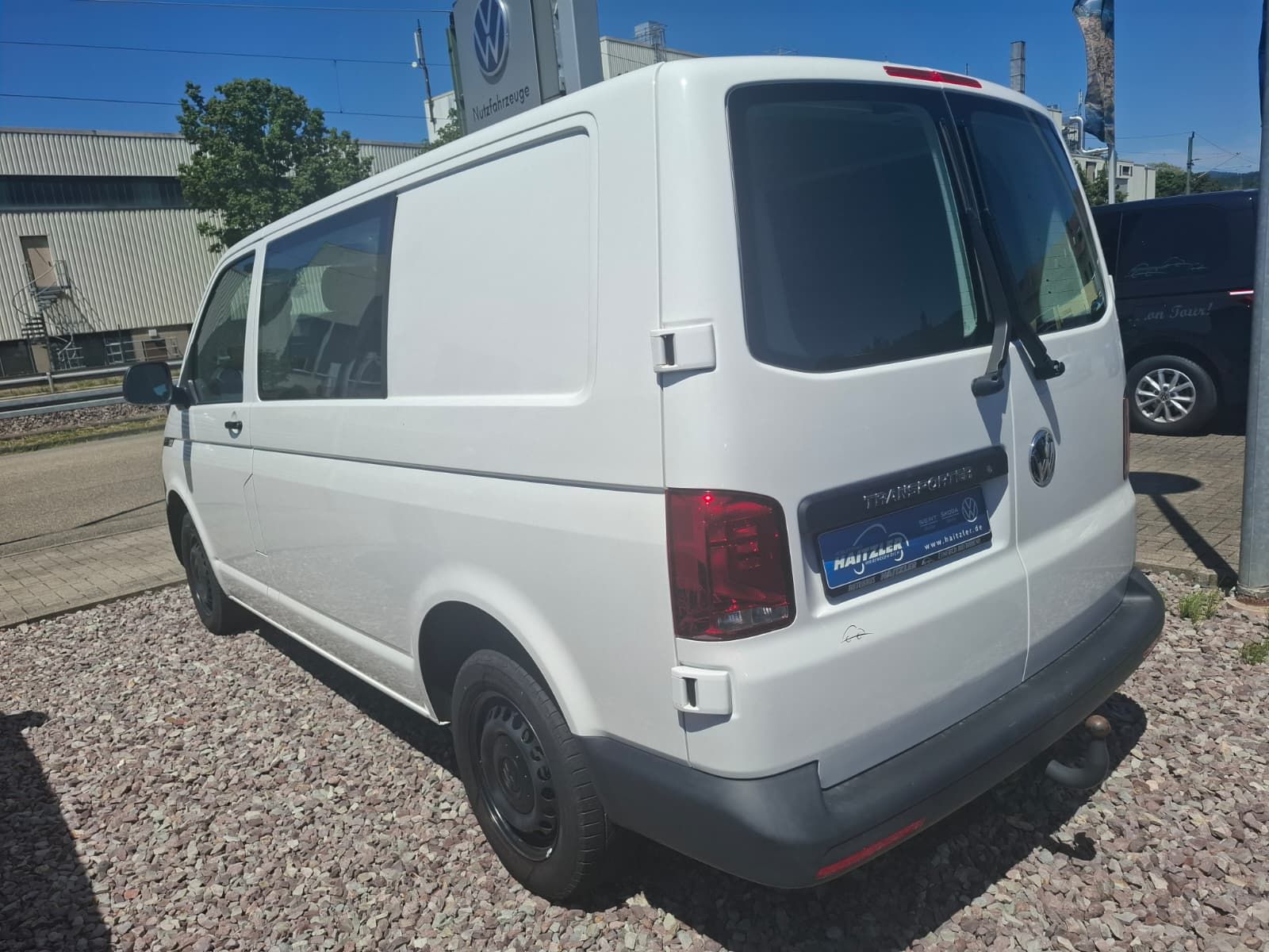 Fahrzeugabbildung Volkswagen T6.1 Transporter Kasten 2,0 TDI +AHK+Licht&Sicht