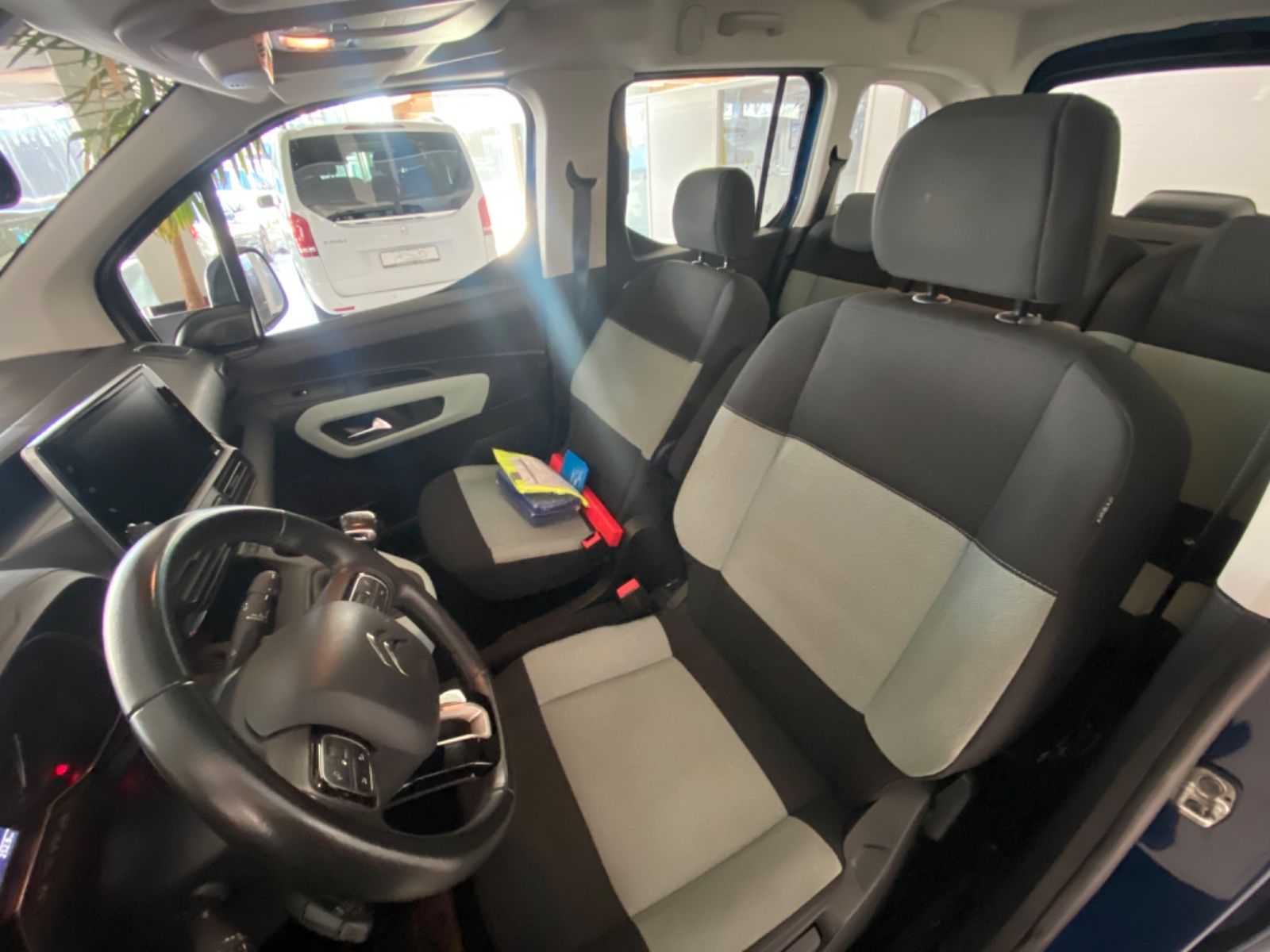 Fahrzeugabbildung Citroën Berlingo Feel M *Sitzheizung, Klima, Kombi*