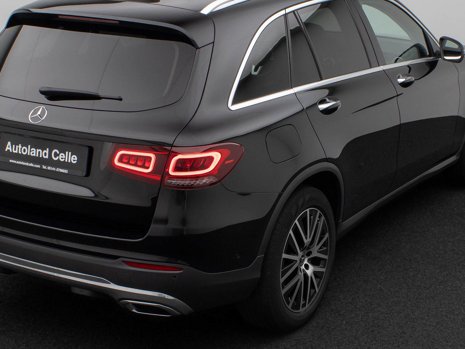 Fahrzeugabbildung Mercedes-Benz GLC 300 4Matic 9G-TRONIC Standhzg PDC LED AHK