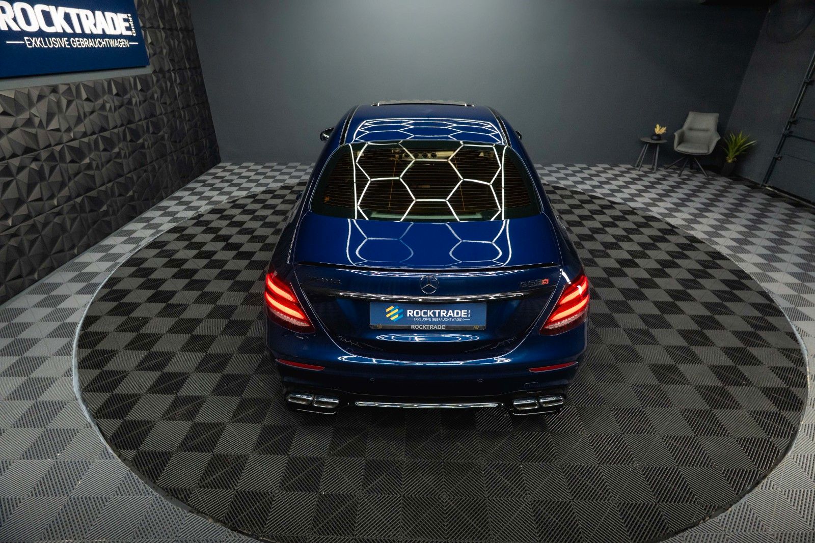 Fahrzeugabbildung Mercedes-Benz E 63 AMG 4Matic+ Night-Paket Drivers Package LED