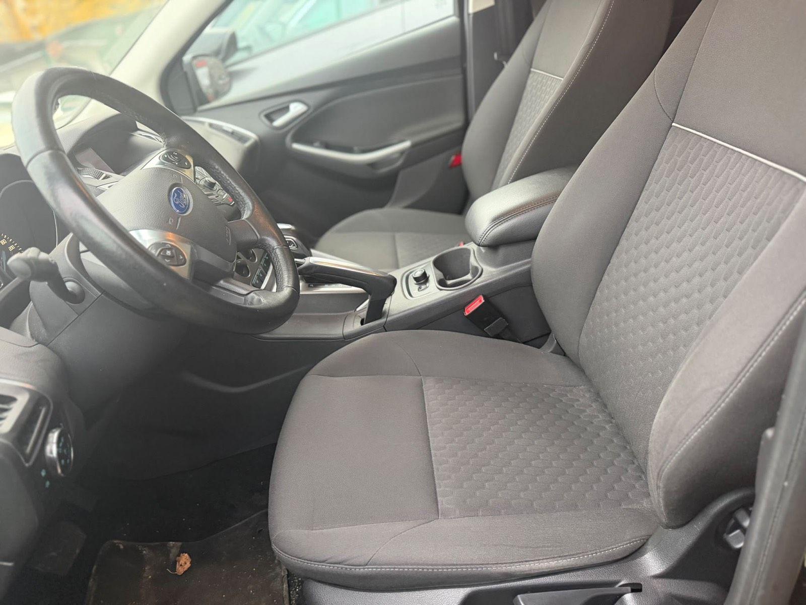 Ford Focus 2013 — photo 7