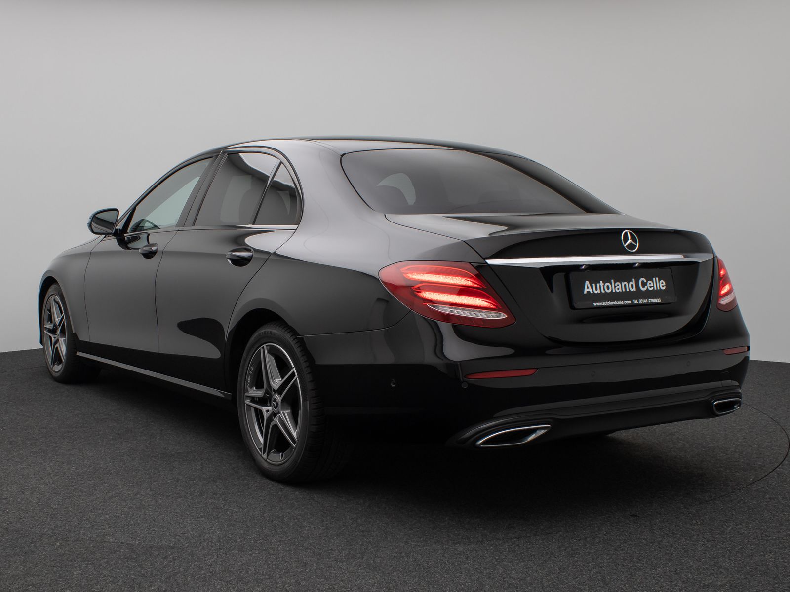 Fahrzeugabbildung Mercedes-Benz E 220 d Avantgarde. 9G-Tronic Kamera Navi Sport