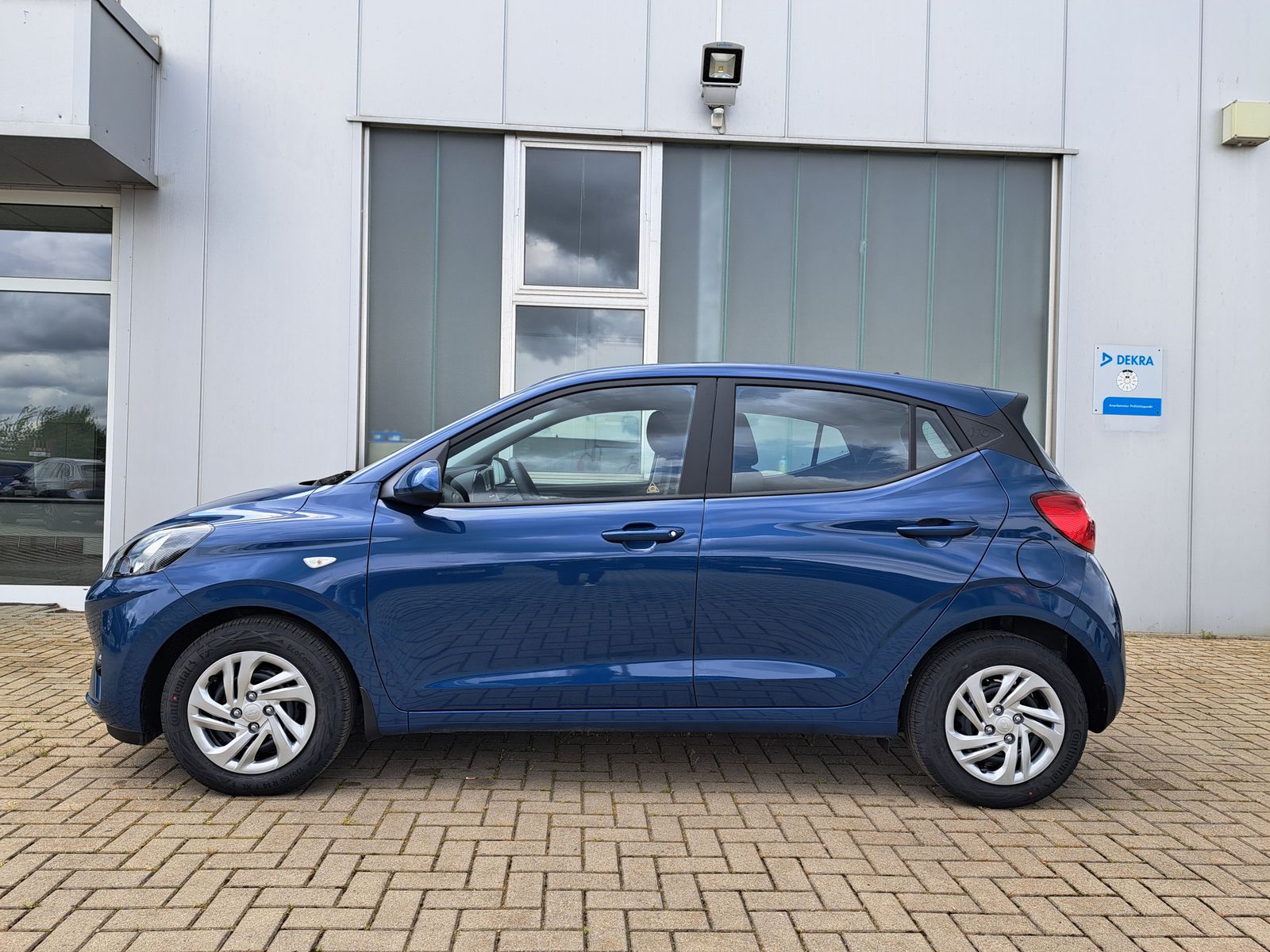 Fahrzeugabbildung Hyundai i10 1.0 MODELL 2025 NAVI WINTERPAKET KAMERA DAB