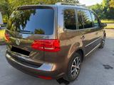 Volkswagen Touran 2.0 TDI DSG Highline SH AHK 8fach bereift - Volkswagen Touran in Aachen