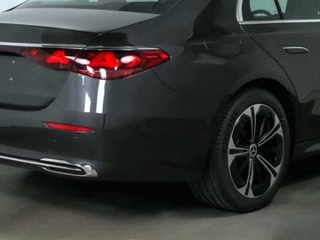 Mercedes E 220 - 12