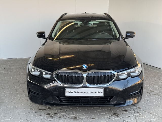 BMW 320dA xDrive Tour. Advantage LiveCok.AHK.PDC.SHZ