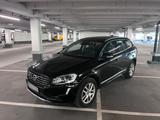 Volvo XC60 2.4 D5 AWD Summum 5zyl PANO ACC VOLLLEDDER - Volvo XC60 von privat