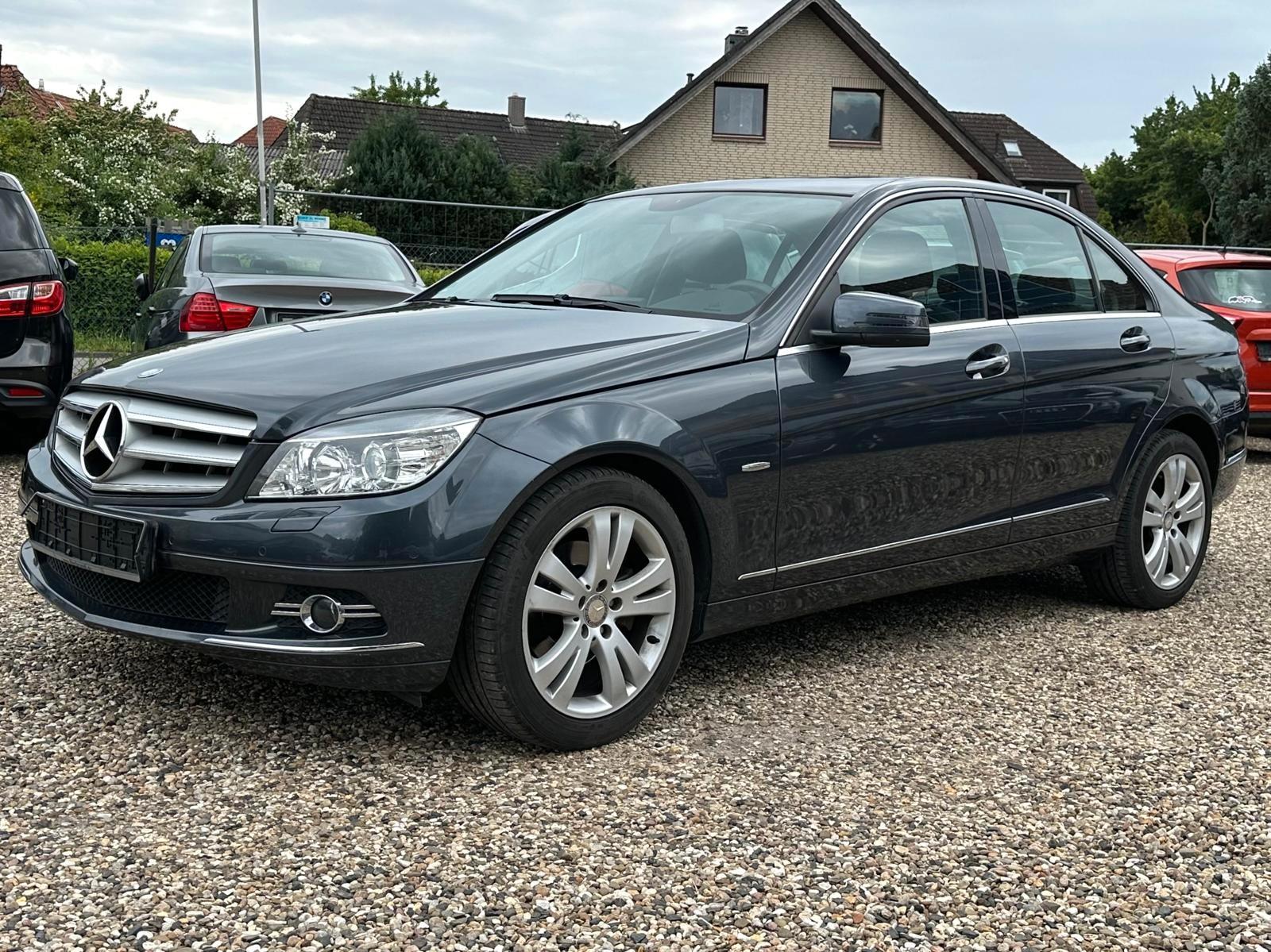 Mercedes-Benz V6 AvantgardeScheckheft SHZ PDC Navi Schiebedach