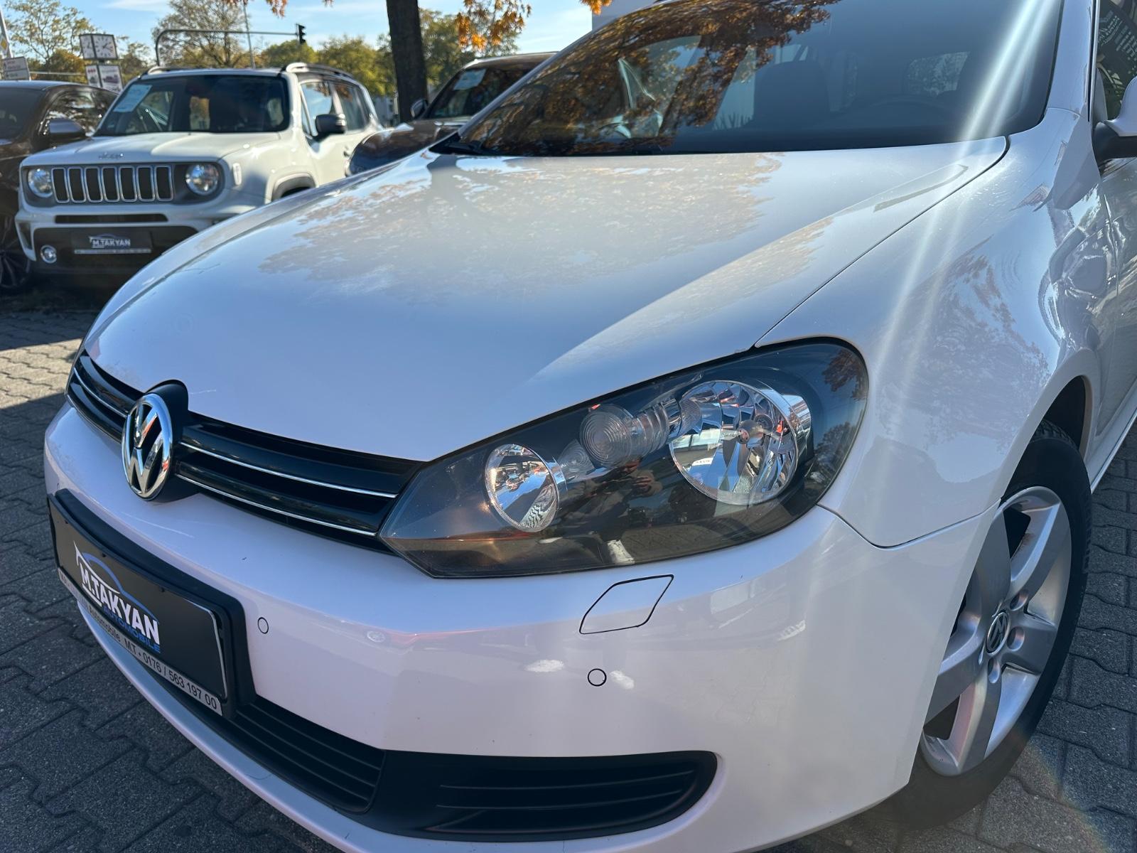 Volkswagen Golf 2012 — вигляд ззаду