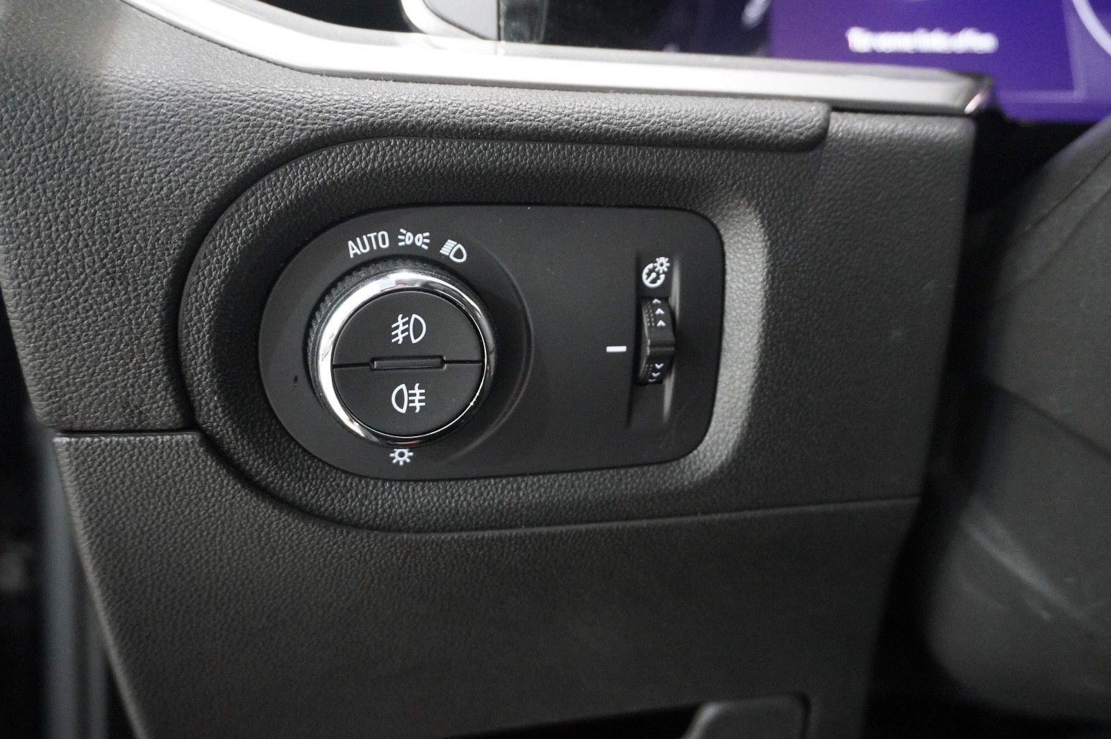 Fahrzeugabbildung Opel Grandland (X) 1.6 PHEV ELEGANCE NAVI/LED/SPORT