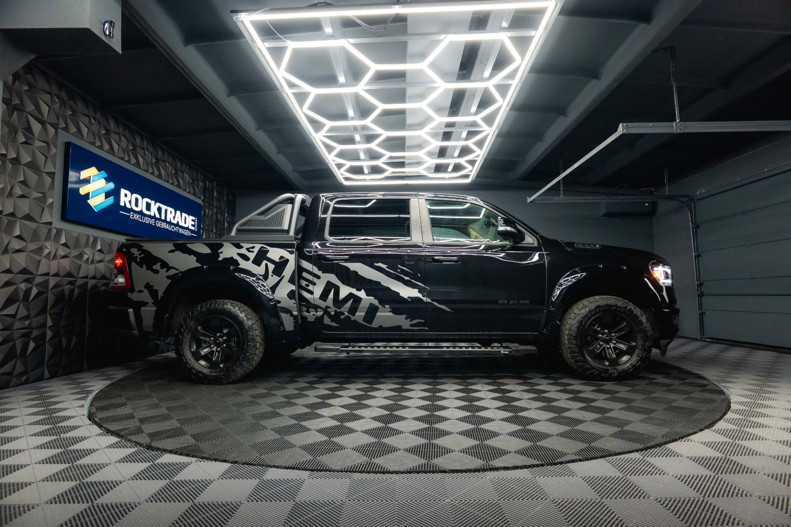 Fahrzeugabbildung Dodge RAM 5.7 V8 HEMI 4x4 LARAMIE Offroad Night LED