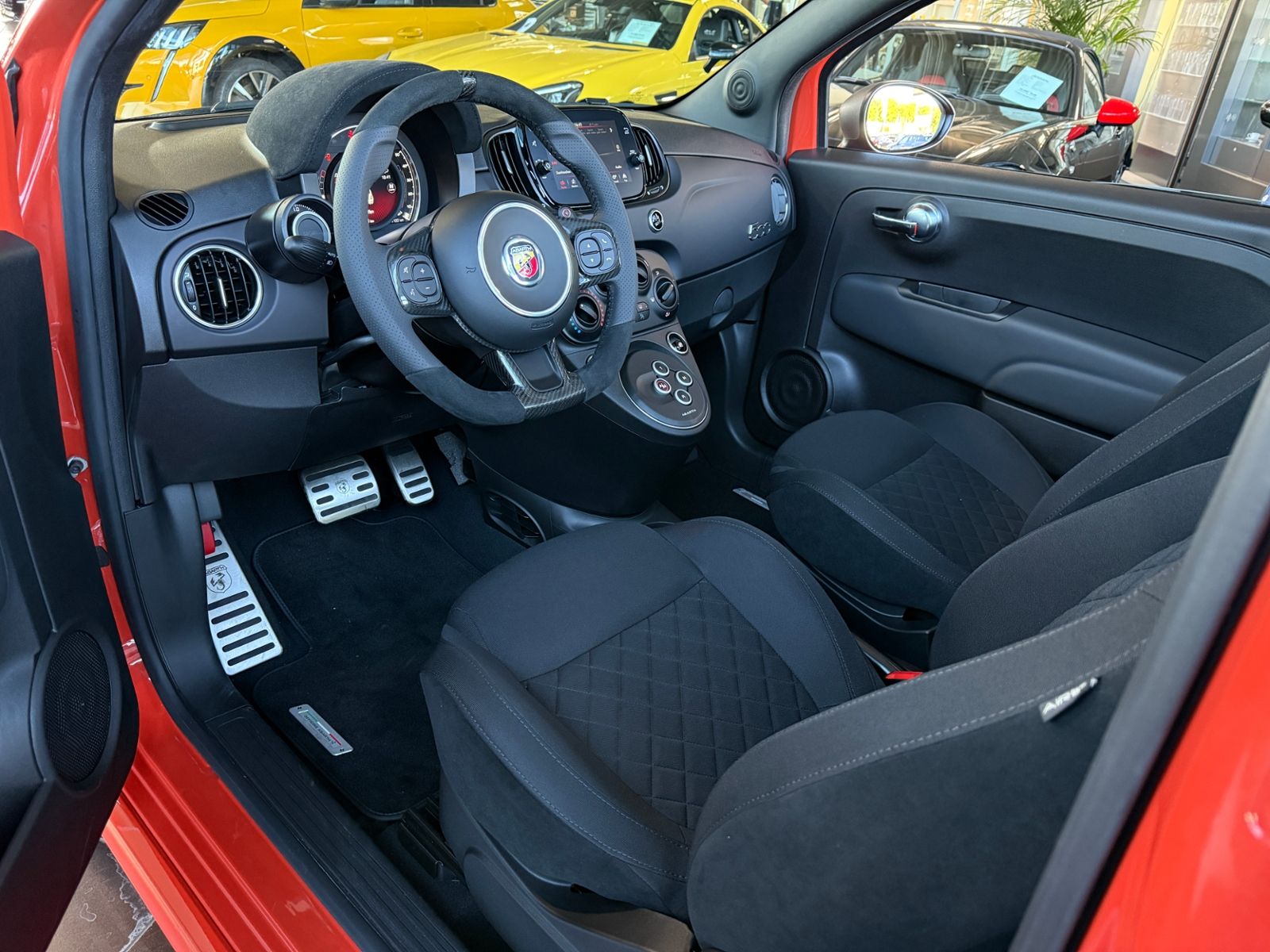 Fahrzeugabbildung Abarth 695C Aut. CarPlay ALU
