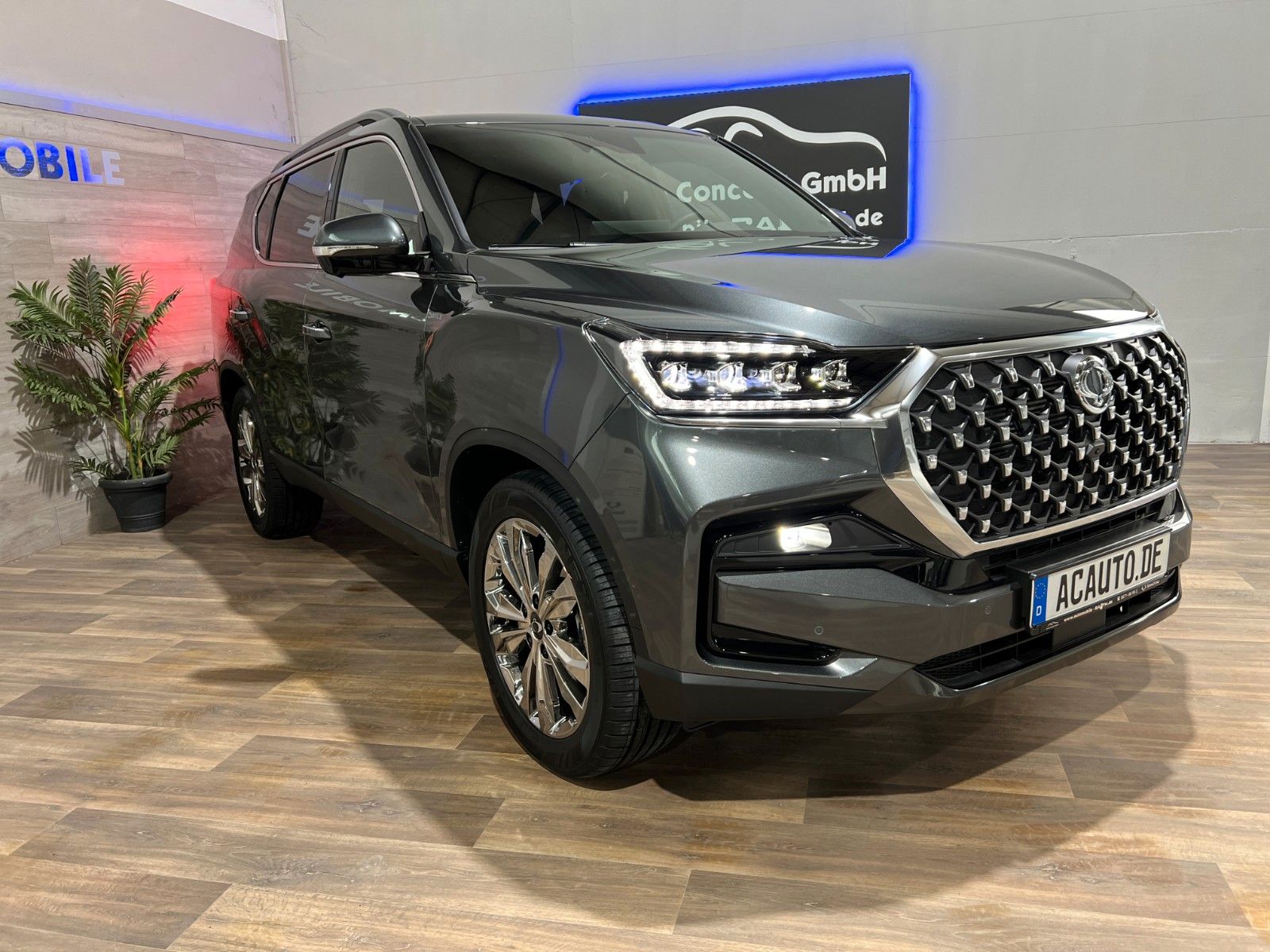Fahrzeugabbildung Ssangyong KGM REXTON  Titanium Plus 4WD *7 Sitz*360*AHK*