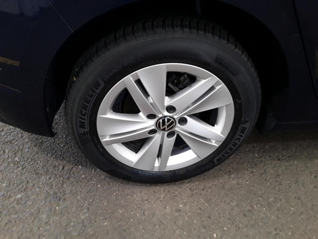 Volkswagen Golf Life 2.0 TDI SCR Tempo*PDC*Nav*SH*Klima