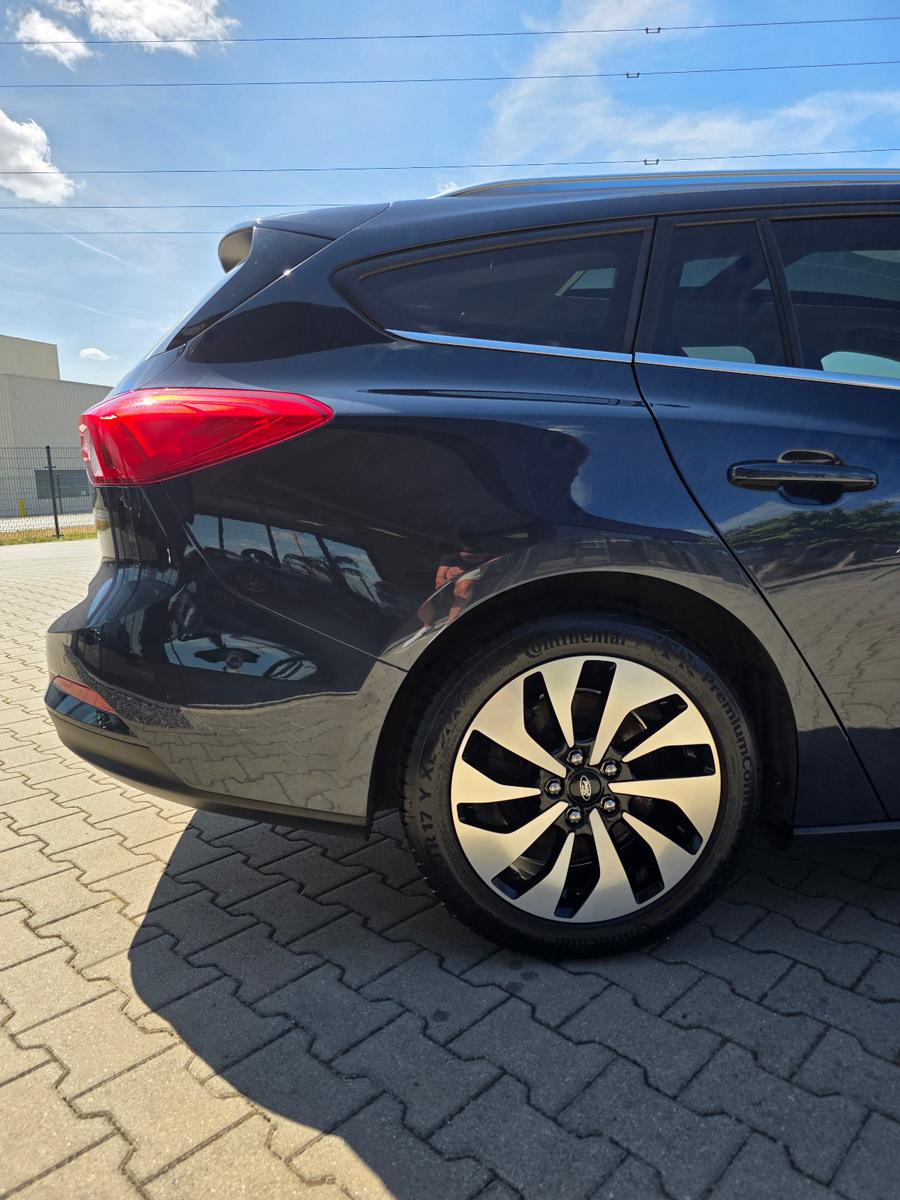 Ford Focus Tur. Titanium*Led*Ahk*Acc*Kamera*Pano*B&O*