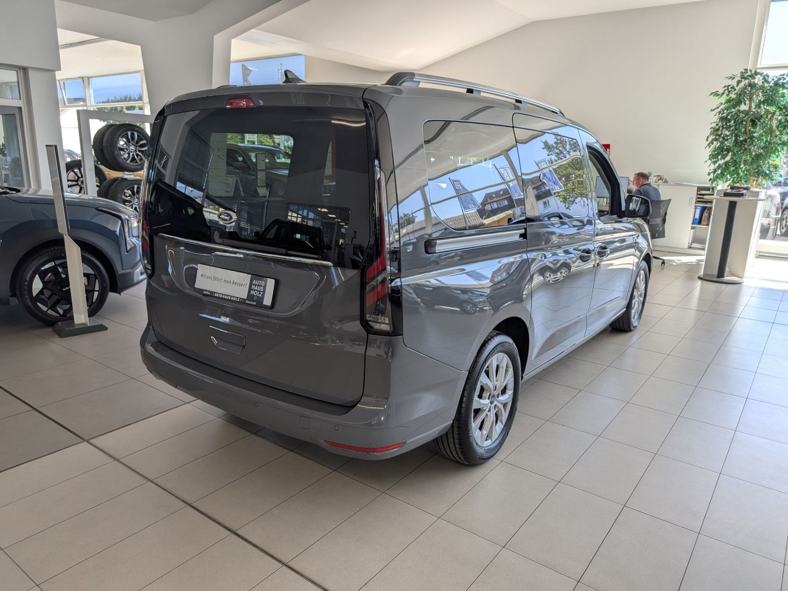 FORD Tourneo Connect Grand Limited 2.0l EcoBlue LED – Bild 4