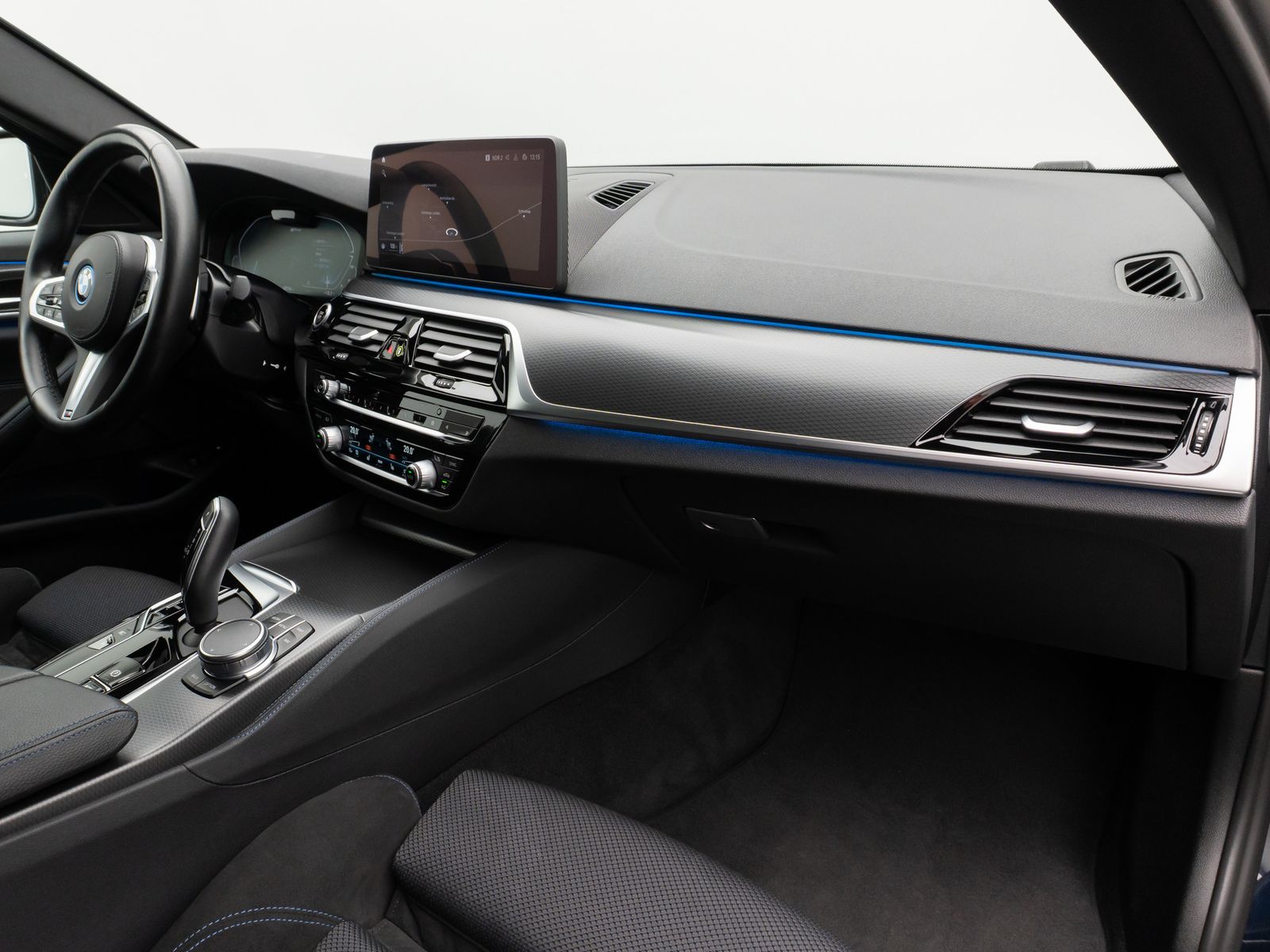 Fahrzeugabbildung BMW 520e M Sport Kamera Laser HUD DAB HiFi Komfort