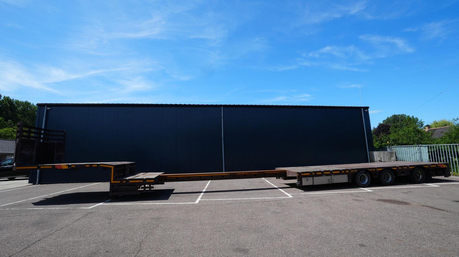 LinTrailers 3 axle semi low loader extendable 650cm